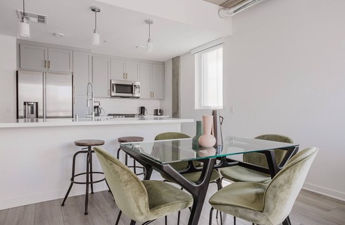 Downtown Long Beach Apartment | Modern Long Beach 2BR w/Pool & Gym, nr beach, by Blueground