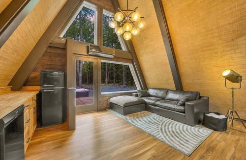 Gouldsboro Cabin | Modern New A-Frame Cabin | Hot Tub | Big Bass Lake