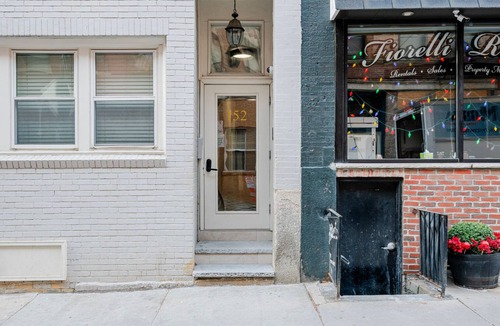 North End Apartment | Modern North End 2BR w/W/D on Salem St., near dining, by Blueground