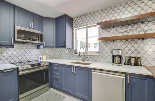 Oakland Park House | Modern Oakland Park Home w/Private Pool!