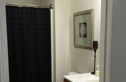 Bristol House | Modern Open Floor Plan Townhouse Convenient For Events At Bristol Motor Speedway