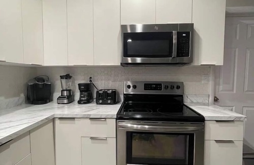 Pompano Beach House | Modern Paradise! Near Restaurants-Shopping-Beaches