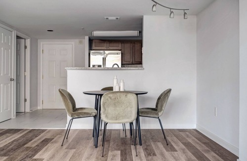 Pentagon City Apartment | Modern Pentagon City 1BR w/W/D, Gym & Lounge, near Metro, by Blueground