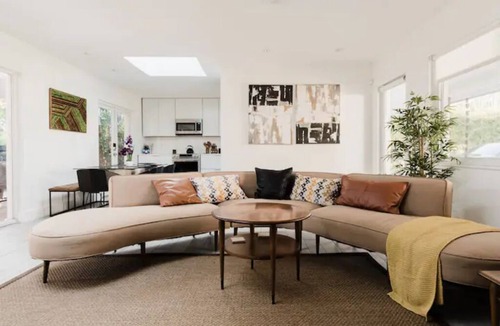 Wilton Manors House | Modern Relaxing Zen ~ 5 ★ New pool, HotTub, Magic Garden!