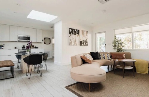 Wilton Manors House | Modern Relaxing Zen ~ 5 ★ New pool, HotTub, Magic Garden!