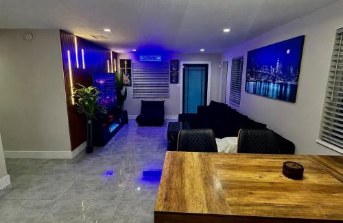 North Andrews Gardens Villa | Modern Retreat Near Beach, Las Olas & Hard Rock