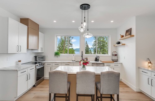 Lakeside House | Modern Retreat overlooking Flathead Lake
