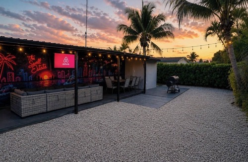 North Andrews Gardens House | Modern Retreat Near Beach, Las Olas & Hard Rock