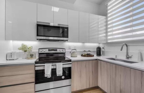 East Little Havana Apartment | Modern Stay Near Beach 2 bedrooms and 2 bathrroms #207