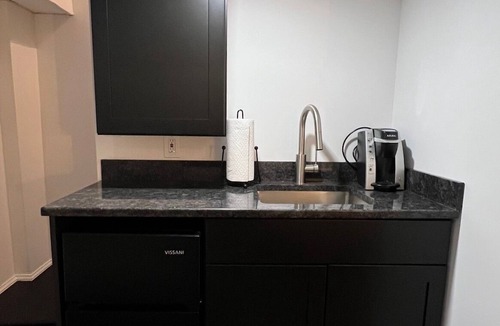 Weehawken Apartment | Modern Studio: minutes to NYC/Views, 4 miles from World Cup - MetLife Stadium