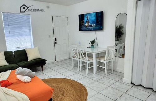 Parkside Apartment | Modern studio in a prime location 112-1