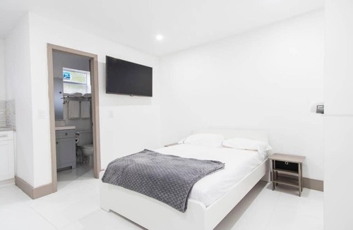 Allapattah Villa | Modern Studio in Heart of Miami