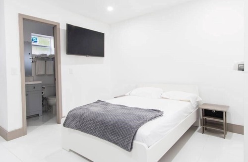 Allapattah House | Modern Studio in Heart of Miami