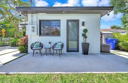 Buena Vista Apartment | Modern Studio Near Design District, Wynwood