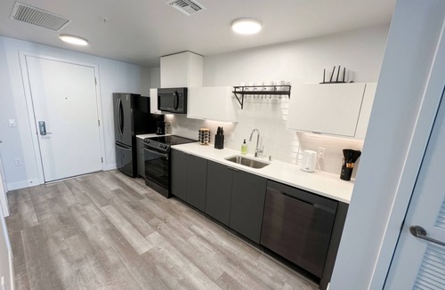 Fairfax District Apartment | Modern Studio w/Parking/Fully Furnished/Prime Location/Monthly Stay