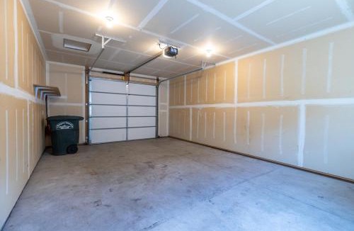 Evergreen House | Modern Townhome Enclosed Garage Washer & Dryer
