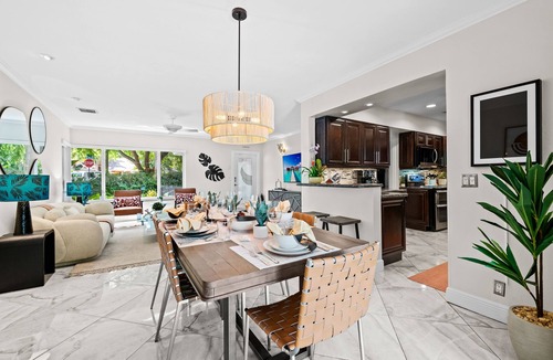 Wilton Manors House | Modern Tropical Oasis, Private Heated Pool, Walkable to Wilton Drive!