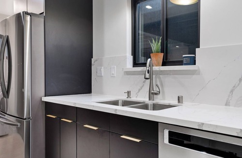 Venice House | Modern Venice Beach Estate 3 Min from Abbot Kinney