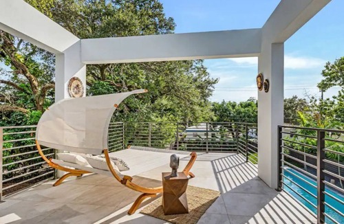 Southwest Coconut Grove House | Modern Villa w/ Salt Water Pool & Resort Amenities