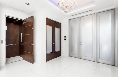 Nurmi Isles House | Modern Waterfront Mansion 7 Bedroom 8 Bathrooms walking distance from Las Olas beach