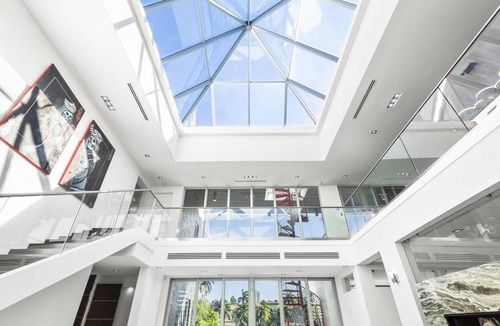Nurmi Isles House | Modern Waterfront Mansion 7 Bedroom 8 Bathrooms walking distance from Las Olas beach