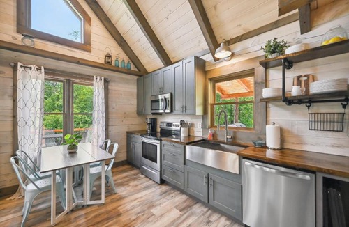 Burks Fork House | Modern Willis Cabin Retreat: 24-Acre Working Farm!