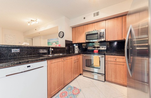 Aventura Apartment | Modern2-Bedroom Retreat with Tennis Access
