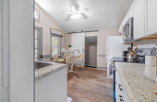 Chesapeake City House | Modish Cottage w/Bar Shed Charm!