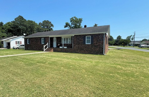 Chincoteague House | Mom and Dad's Sweet Memories - Single home - Pet Friendly, NO LINENS PROVIDED
