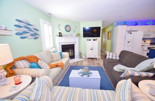 Montego Bay House | Montego Bay-Colonial Drive 13339-Bayside 135th Street (pets allowed)