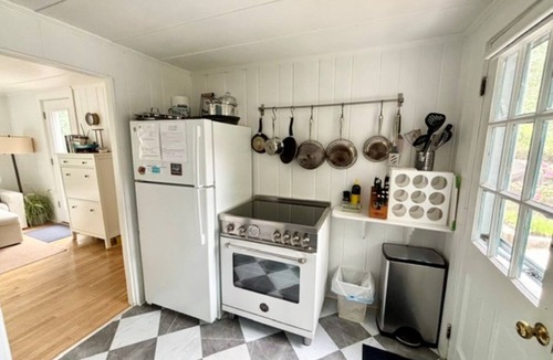 South Chatham Cottage | Mooncusser Cottage – A Charming Waterfront Escape