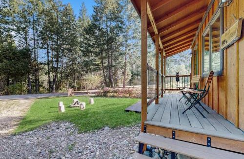 Woods Bay House | Moose and Bear