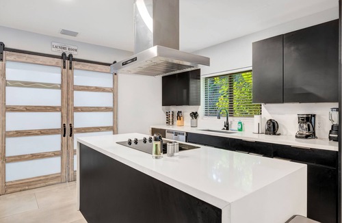 Golden Glades House | Moroccan Style Villa · Pool & Cabana | BKB Court