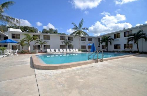 River Oaks Hotel | Motel 6-Fort Lauderdale, FL