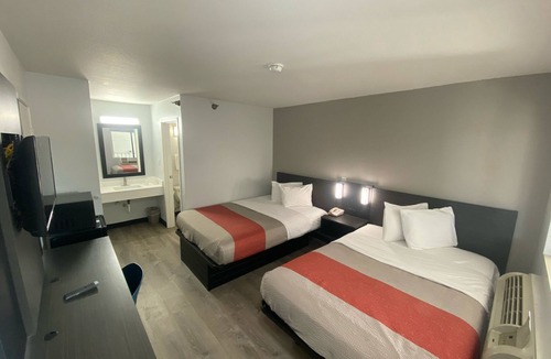 Windsor Locks Hotel | Motel 6 Windsor Locks, CT - Hartford