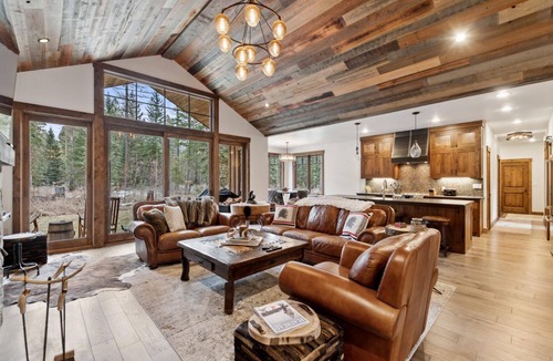 Columbia Falls House | Mountain Home with Private Hot Tub