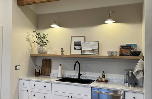 Columbia Falls House | Mountain View @ the Big Black Barn near Glacier! NEW & luxurious!