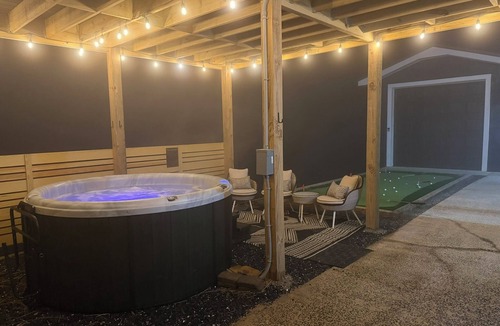 Afton House | Mountaintop Blue Ridge retreat | Hot tub, panoramic views, private putting green & hidden speakeasy