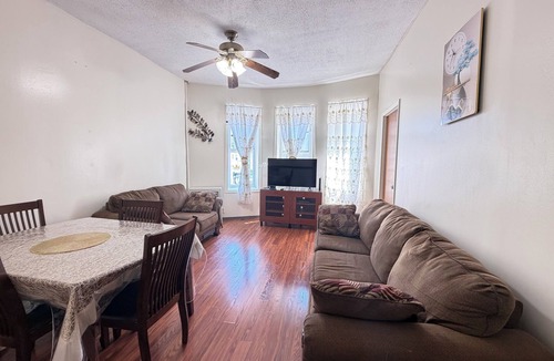 Crown Heights Apartment | Move-In Ready 2BR Apartment – Clean, Cozy & Conveniently Located