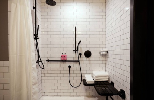City Center Hotel | Moxy Richmond Downtown