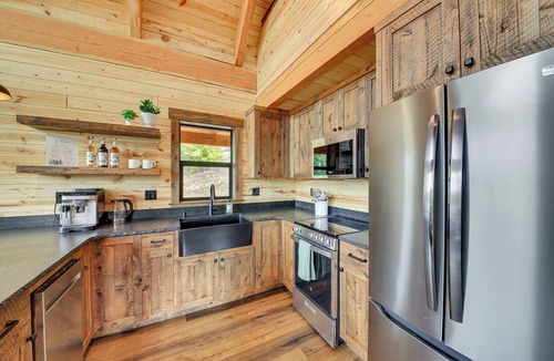 Sandpoint Cabin | Mtn Valley Views! Cabin 6 Mi to Lake Pend Oreille