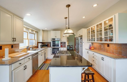 Hollowville Cottage | Mtn-view Retreat in Huson Valley: Great for Groups