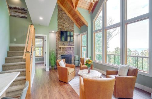 Caldwell House | Mtn Views & Spacious Deck! Modern Caldwell Getaway