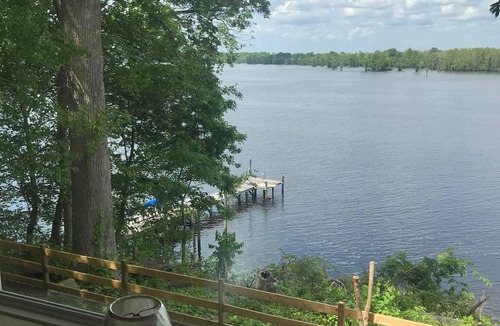 Roduco Cottage | MULTI-LEVEL COTTAGE - PRIVATE PIER HARRELLSVILLE, NC FOR HUNTERS AND FISHERMEN.