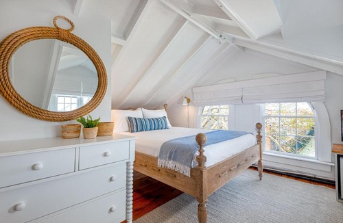 Nantucket Town Hotel | Nantucket Periwinkle