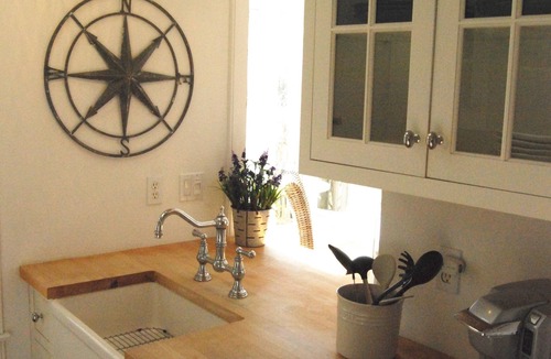 Mashpee Cottage | Nantucket Style Renovated Cottage-Ocean Views-Steps to Private Beach-CENTRAL AC!
