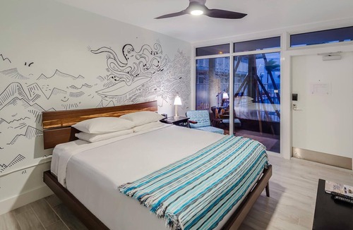 Lauderdale-by-the-Sea Hotel | Nature Escape Near Bonnet House Museum and Gardens! Pool & Gym Access!