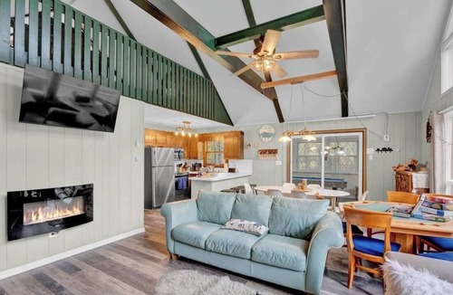 Gouldsboro House | Nature's Escape Cabin with Hot Tub and Fire Pit
