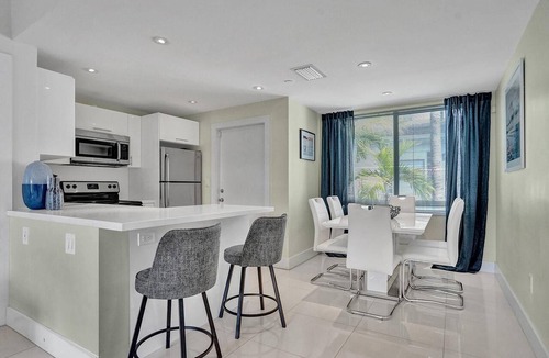 City Center Apartment | Nautilus Suite 2BD/2BA Miami Beach Villa Monaco