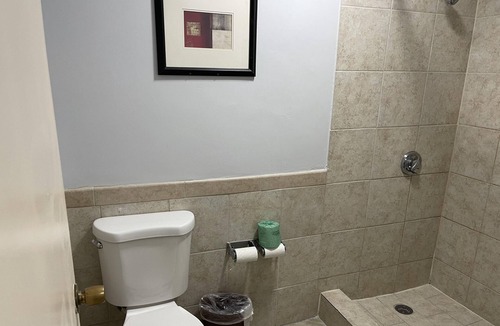 Main Street Hyannis House | NDD - Deluxe Two Double Bed